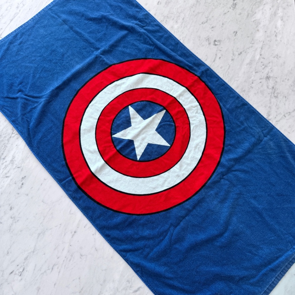 Captain America 🇺🇸 Marvel Comics Universal Studio 100% Cotton Bath Beach Towel